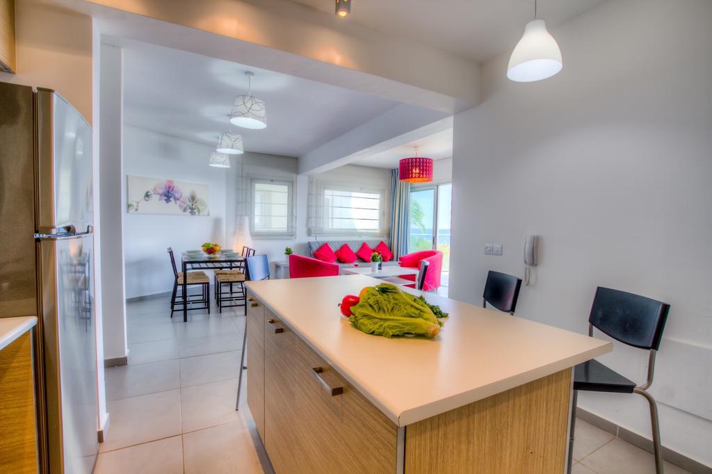 Beachfront Trident Protaras Dış mekan fotoğraf